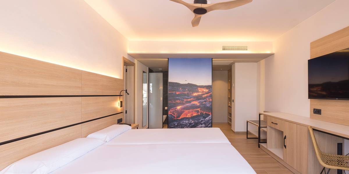 Habitación familiar vista piscina Hotel MYND Yaiza Lanzarote