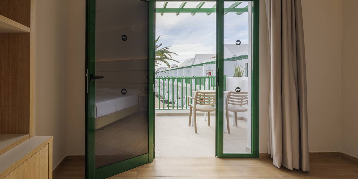 Junior suite vista piscina Hotel MYND Yaiza Lanzarote
