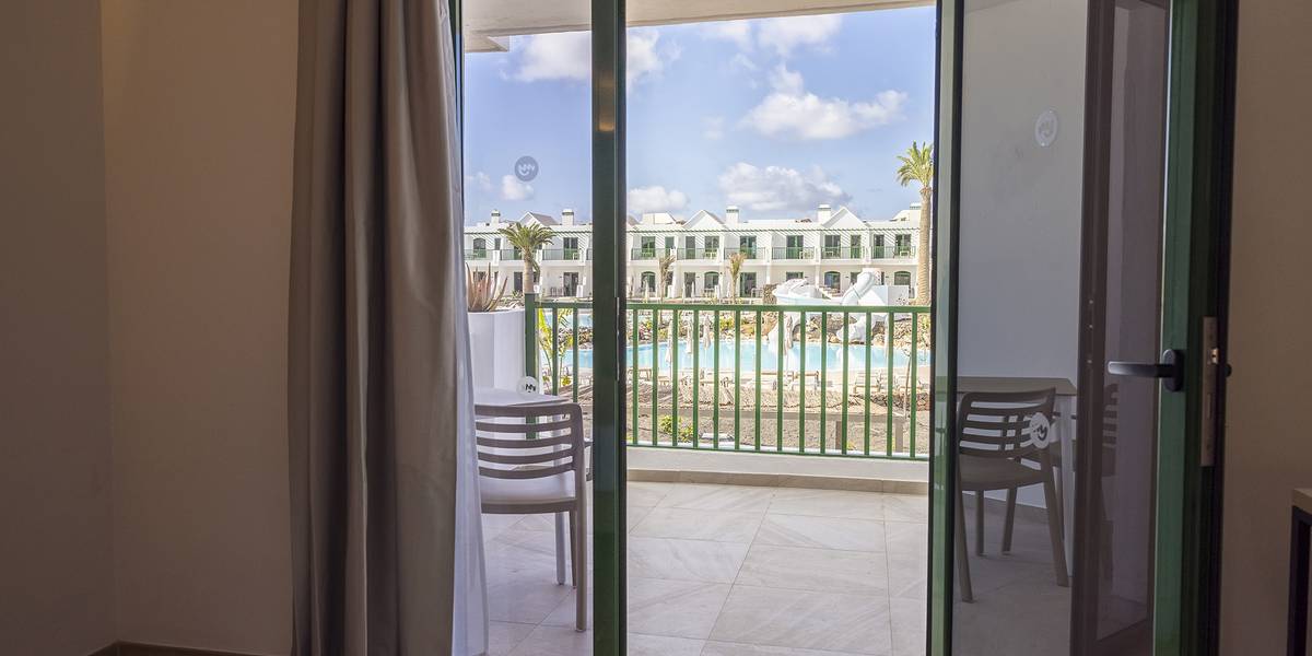 Suite vista piscina Hotel MYND Yaiza Lanzarote