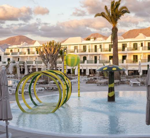 Alagua pool bar Hotel MYND Yaiza Lanzarote