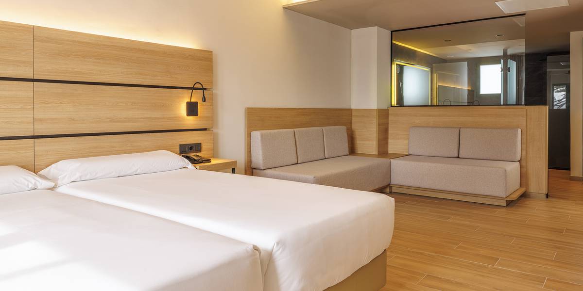 Junior suite vista piscina Hotel MYND Yaiza Lanzarote Junior suite vista piscina Hotel MYND Yaiza Lanzarote