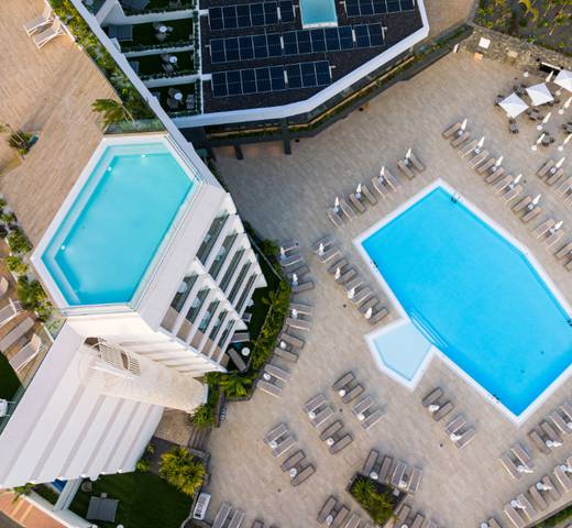 Poollandschaft Hotel MYND Adeje Teneriffa