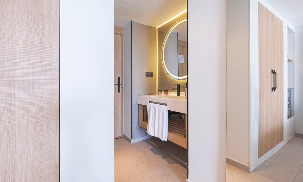 Double with Balinese bed Hotel MYND Adeje Tenerife Double with Balinese bed Hotel MYND Adeje Tenerife