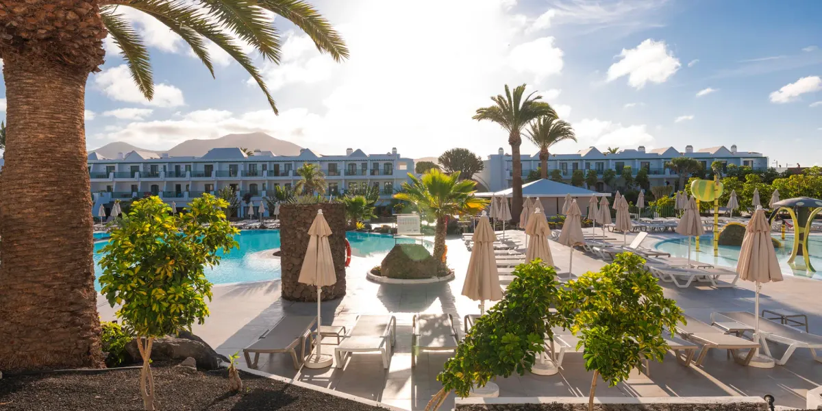 Triple superior vista piscina Hotel MYND Yaiza Lanzarote Triple superior vista piscina Hotel MYND Yaiza Lanzarote