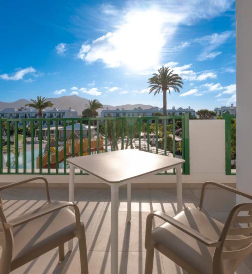Triple avec vue sur la piscine Hotel MYND Yaiza Lanzarote Triple avec vue sur la piscine Hotel MYND Yaiza Lanzarote