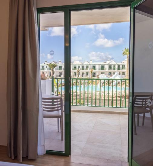 Suite avec vue sur la piscine Hotel MYND Yaiza Lanzarote Suite avec vue sur la piscine Hotel MYND Yaiza Lanzarote