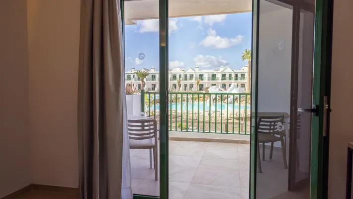 Suite vista piscina Hotel MYND Yaiza Lanzarote Suite vista piscina Hotel MYND Yaiza Lanzarote