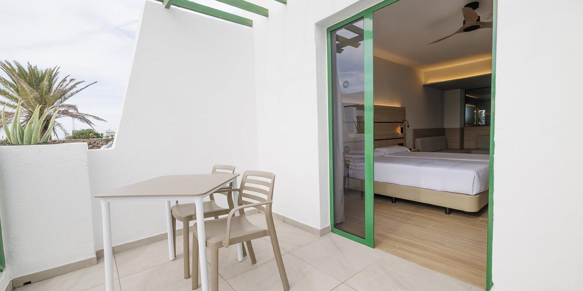 Suite Junior avec vue sur la piscine Hotel MYND Yaiza Lanzarote Suite Junior avec vue sur la piscine Hotel MYND Yaiza Lanzarote